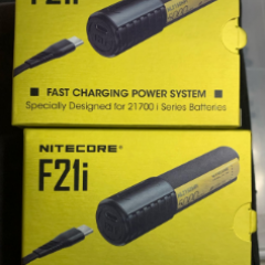 Зарядное устройство NITECORE F21i 2 в 1 Power Bank + З/У 21324